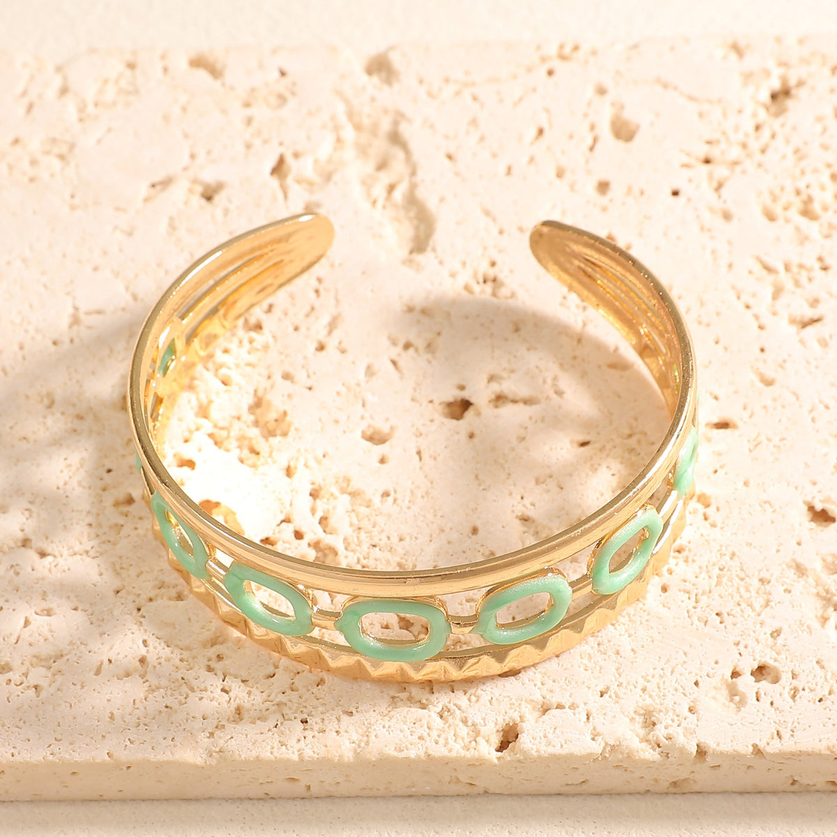 Bracelet jonc pour femme design spirale