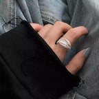 Bague ouverte pour femme au design courbé