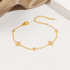 Bracelet délicat à breloques florales pour femme