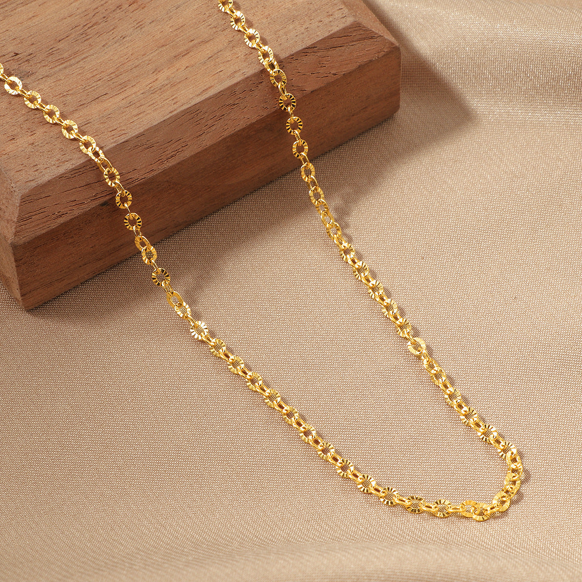 Collier à chaîne texturée pour femme