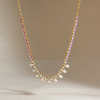 Collier pour femme avec pendentifs en cristal coloré