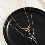 Collier moderne pour femme au design goutte créatif