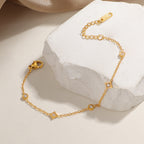 Bracelet à chaîne avec accents de pierres précieuses pour femme