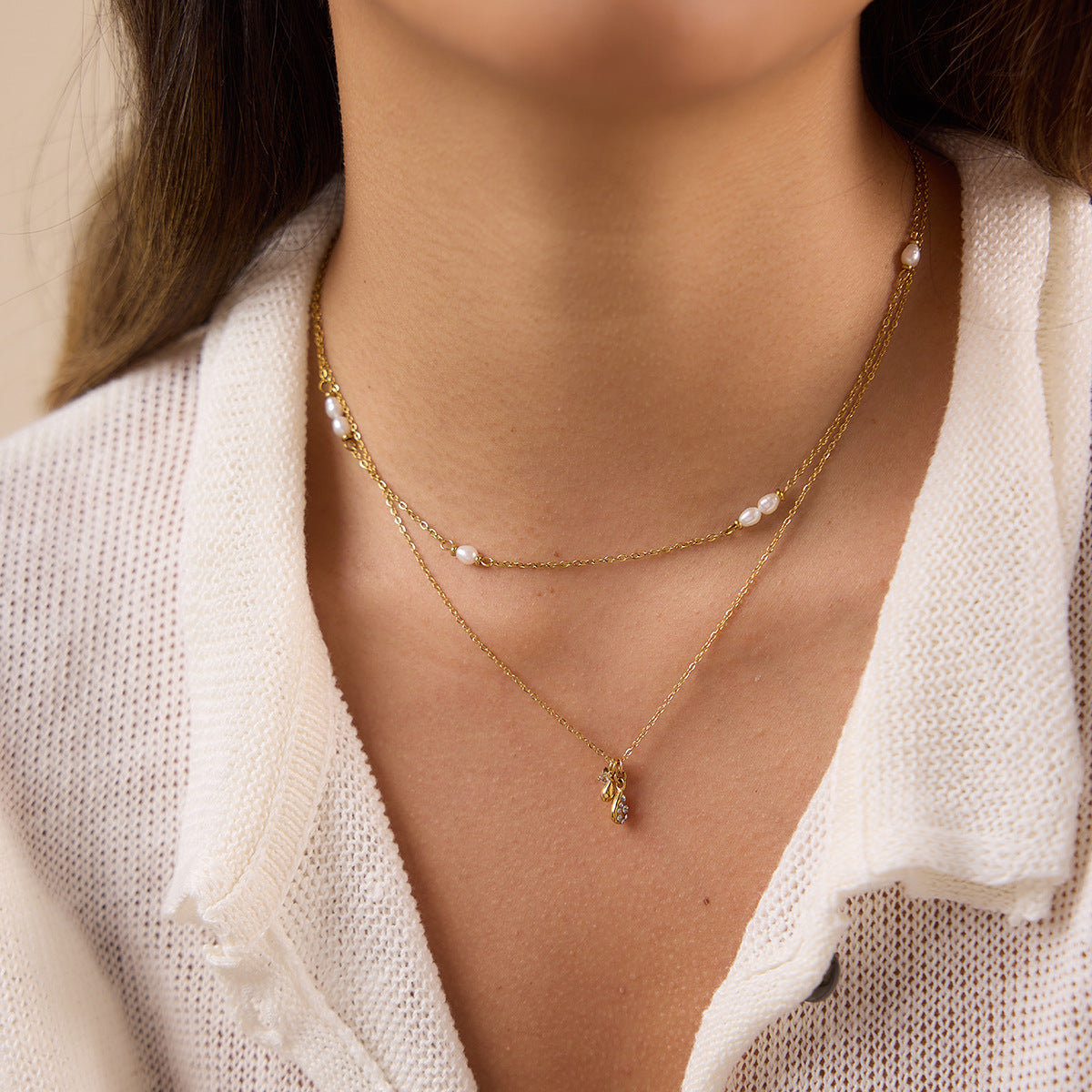 Collier pour femme avec accents de perles délicats et longueur réglable