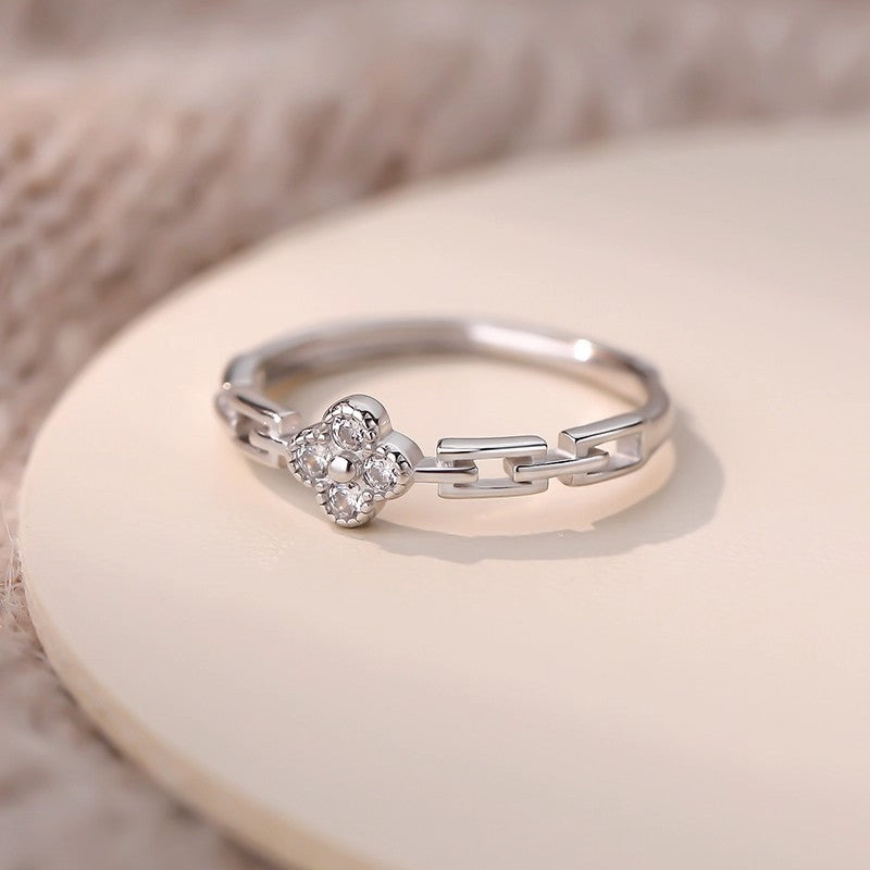 Bague fine pour femme avec zircone élégante
