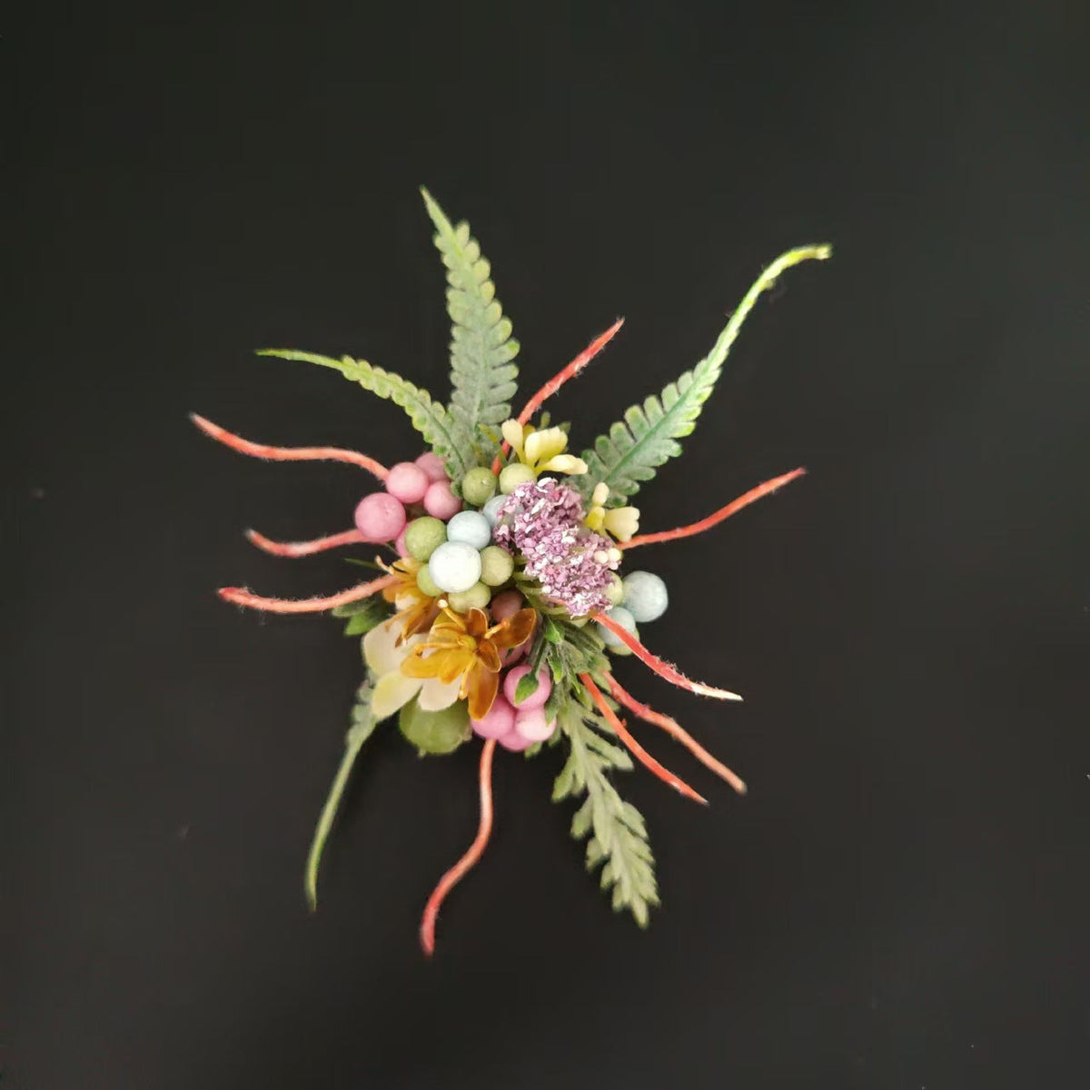 Broche de revers florale élégante
