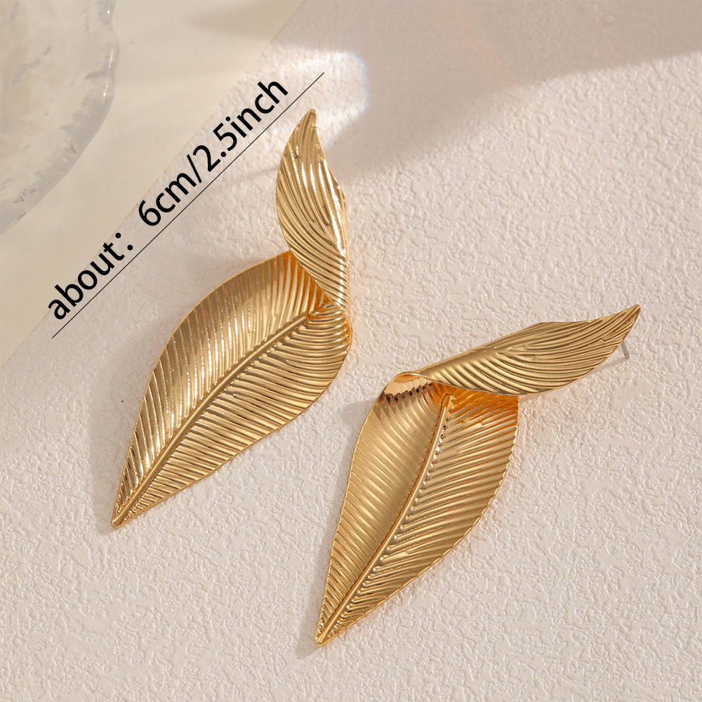 Boucles d'oreilles pour femme au design feuille élégant