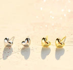 Boucles d'oreilles puces en forme de cœur dorées pour femme