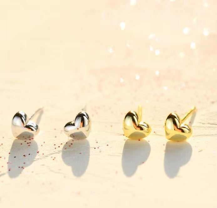 Boucles d'oreilles puces en forme de cœur dorées pour femme