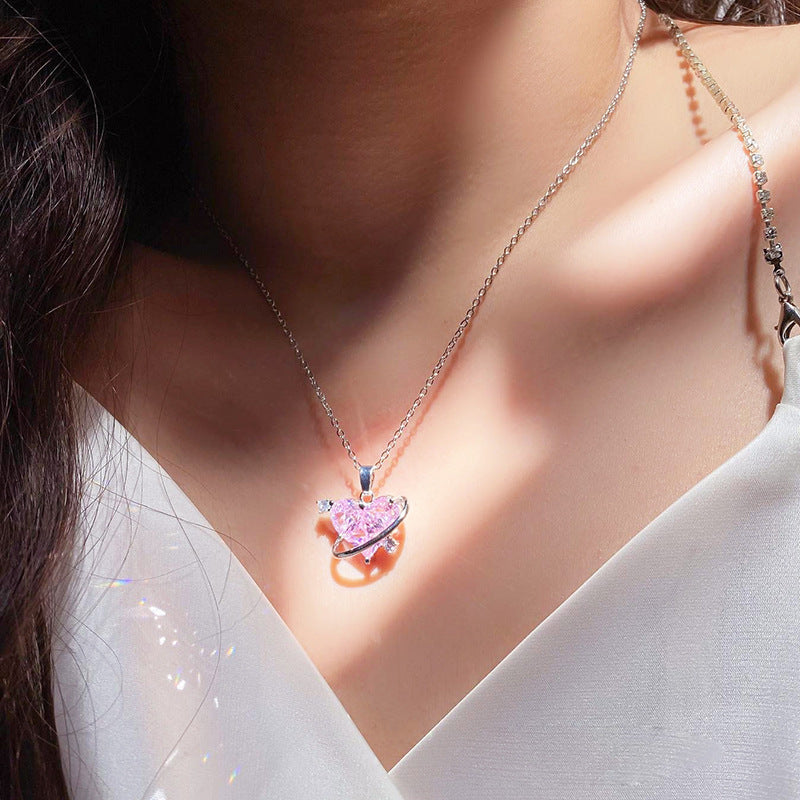 Boucles d'oreilles cœur étincelantes avec pierres de zircone