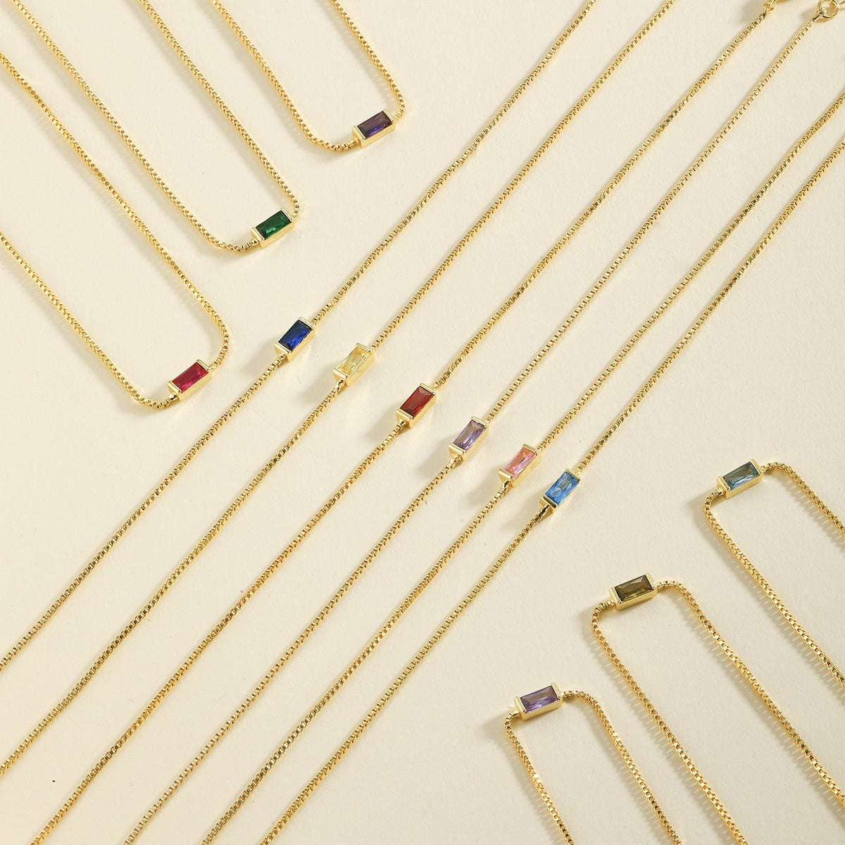 Bracelet délicat avec zircone rectangulaire et chaîne d'extension