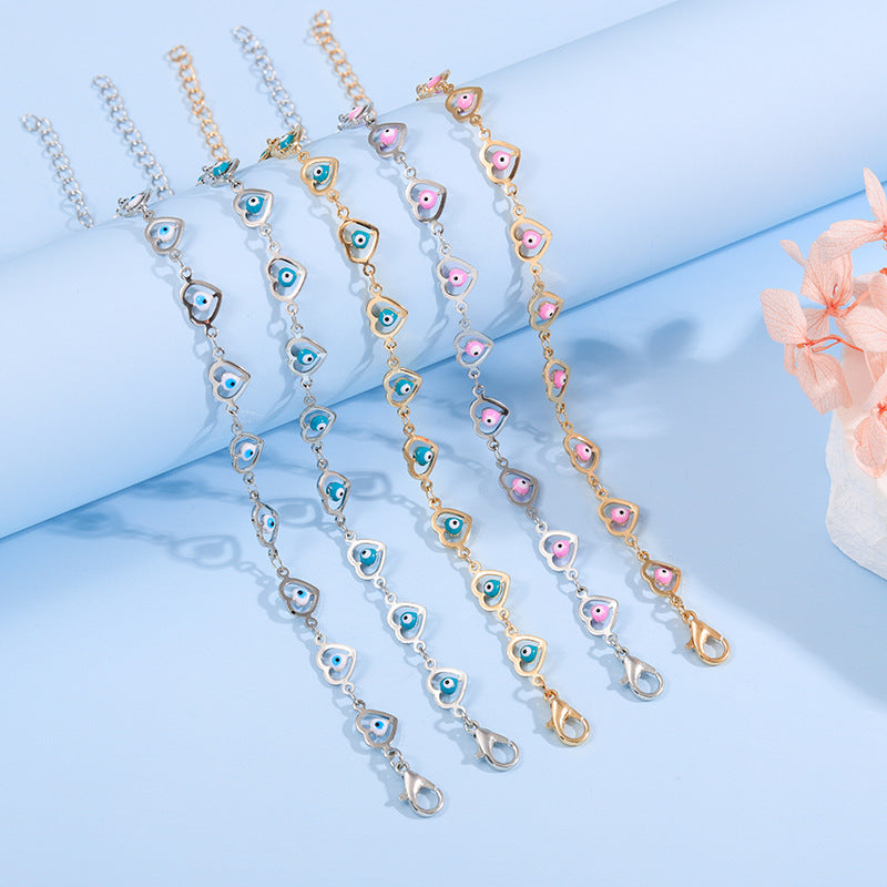 Bracelet de perles en forme de cœur
