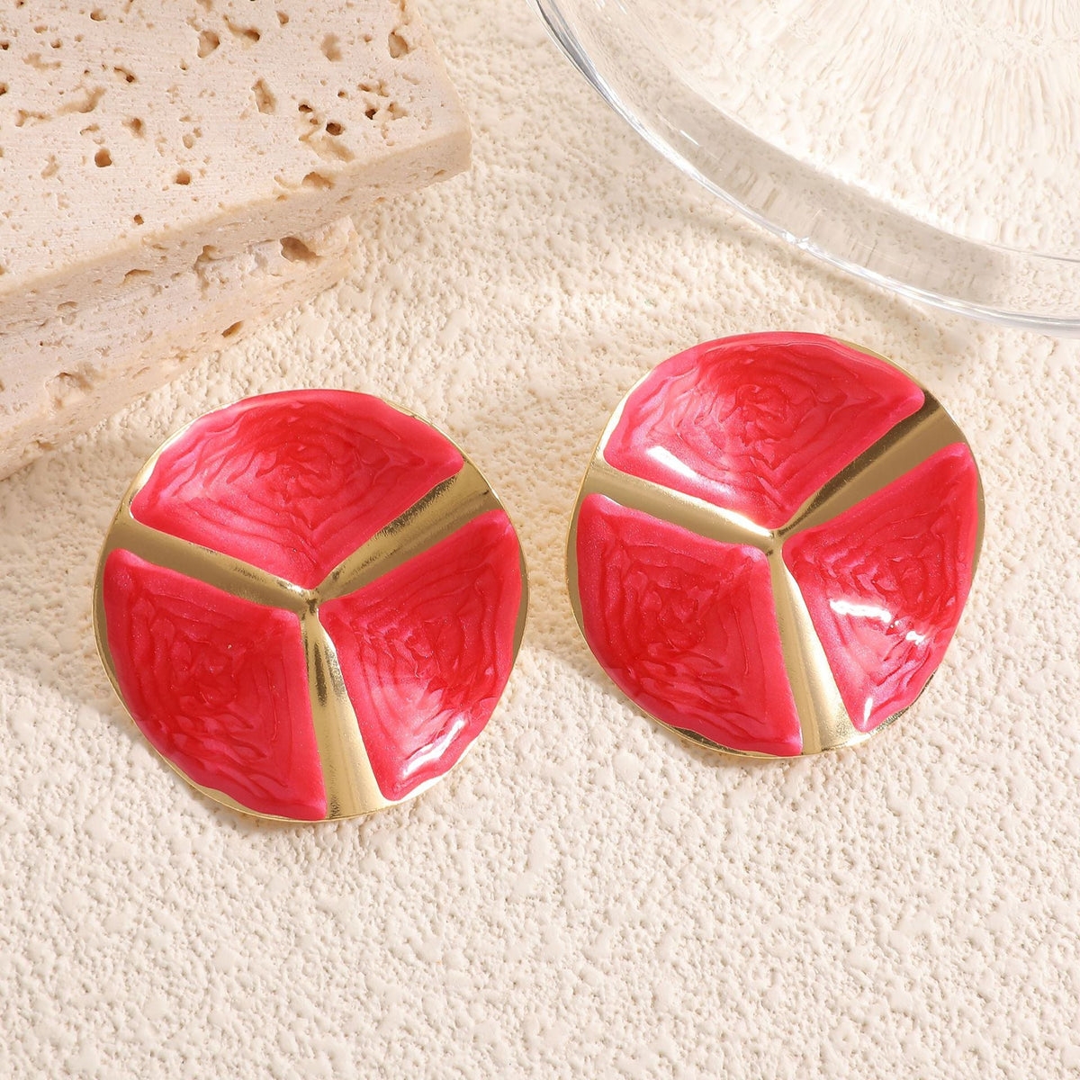 Boucles d'oreilles puces pour femme au design élégant et artisanal