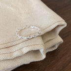 Bague chaîne pour femme au design délicat
