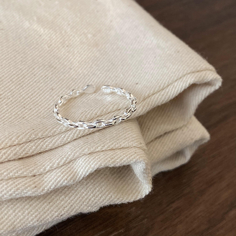 Bague chaîne pour femme au design délicat