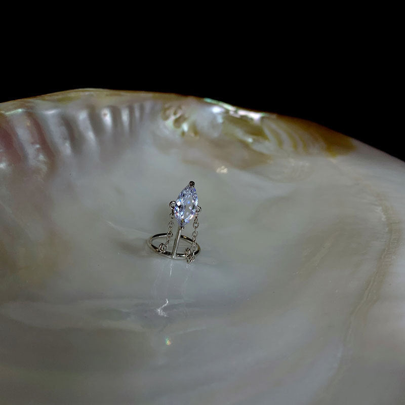 Bague de fiançailles élégante pour femme avec pierre précieuse