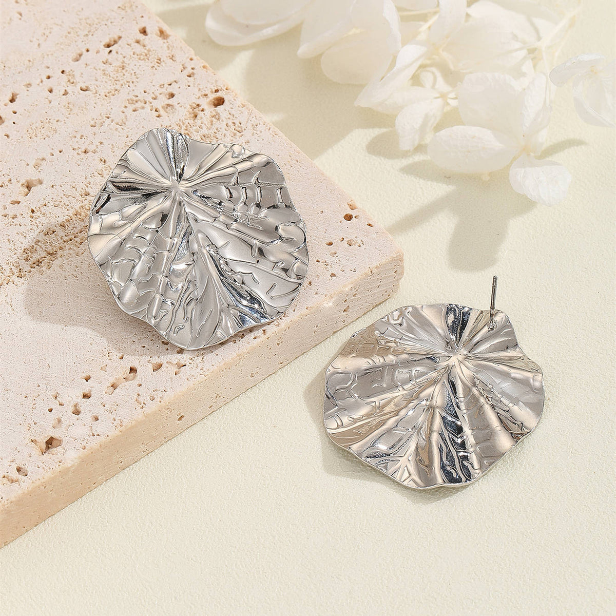 Boucles d'oreilles créateur pour femme en forme de feuille
