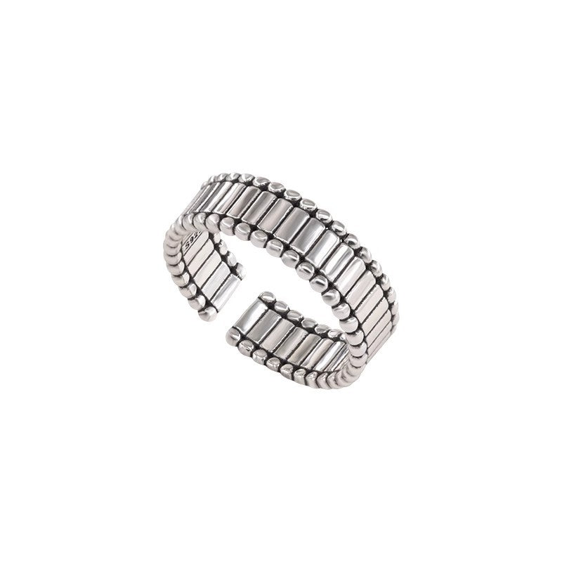 Bague ouverte pour femme au design incurvé et accent minimaliste