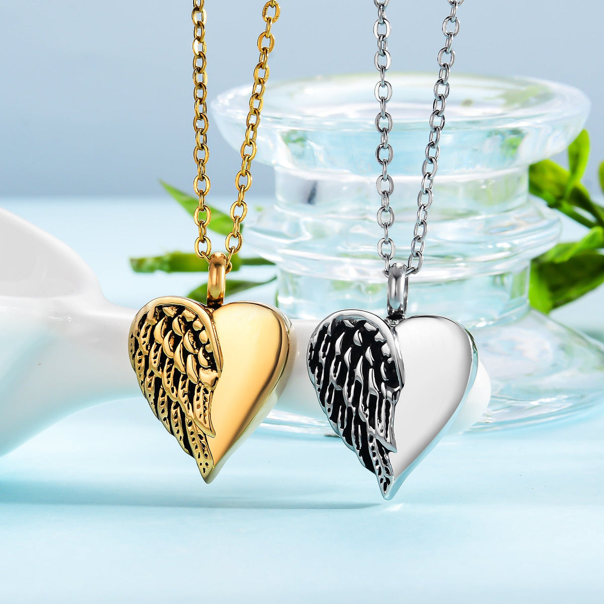 Collier pour femme avec pendentif cœur ailé