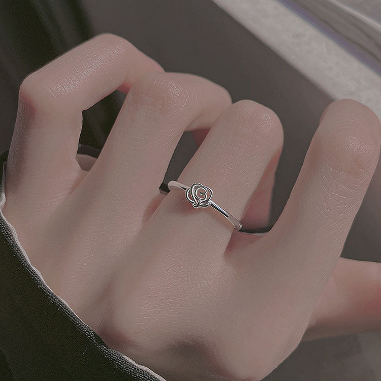 Bague fine pour femme avec motif rose
