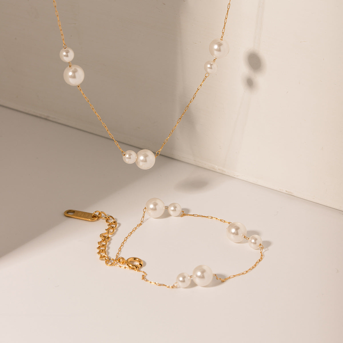 Bracelet pour femme avec perles élégantes et chaîne délicate