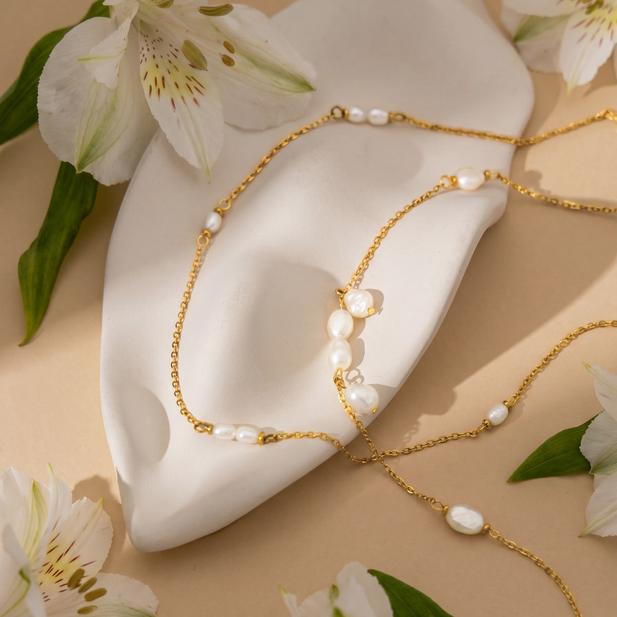 Collier pour femme avec accents de perles délicats et longueur réglable