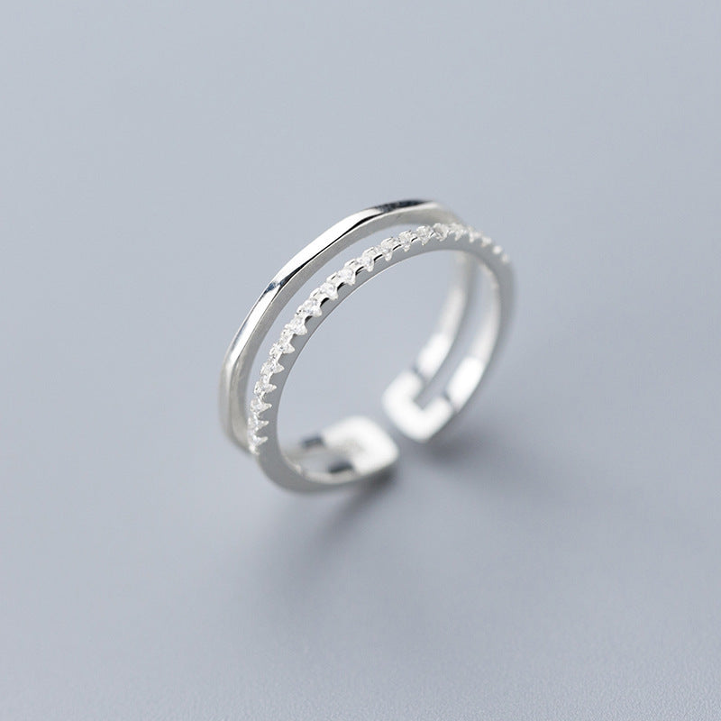 Bague ouverte pour femme avec détails travaillés