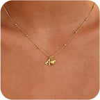 Collier prénom pour femme avec pendentif personnalisé et détails brillants