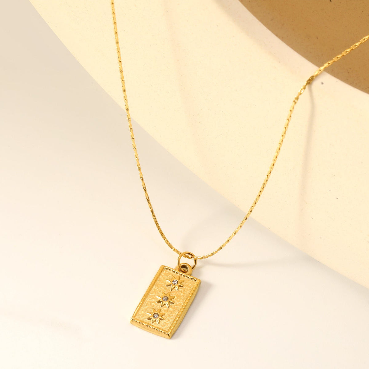 Collier pour femme avec pendentif cœur et fermoir réglable