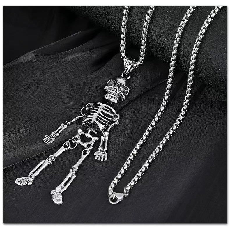 Collier avec pendentif squelette