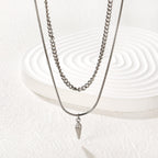 Collier multicouche pour femme avec pendentif moderne