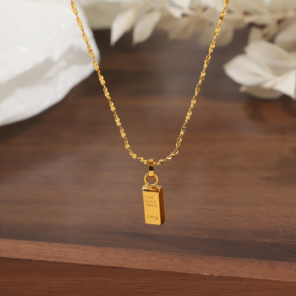 Collier élégant pour femme avec pendentifs minimalistes