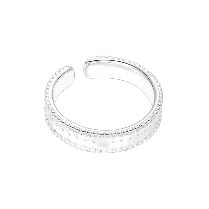 Bague en argent pour femme avec texture artistique
