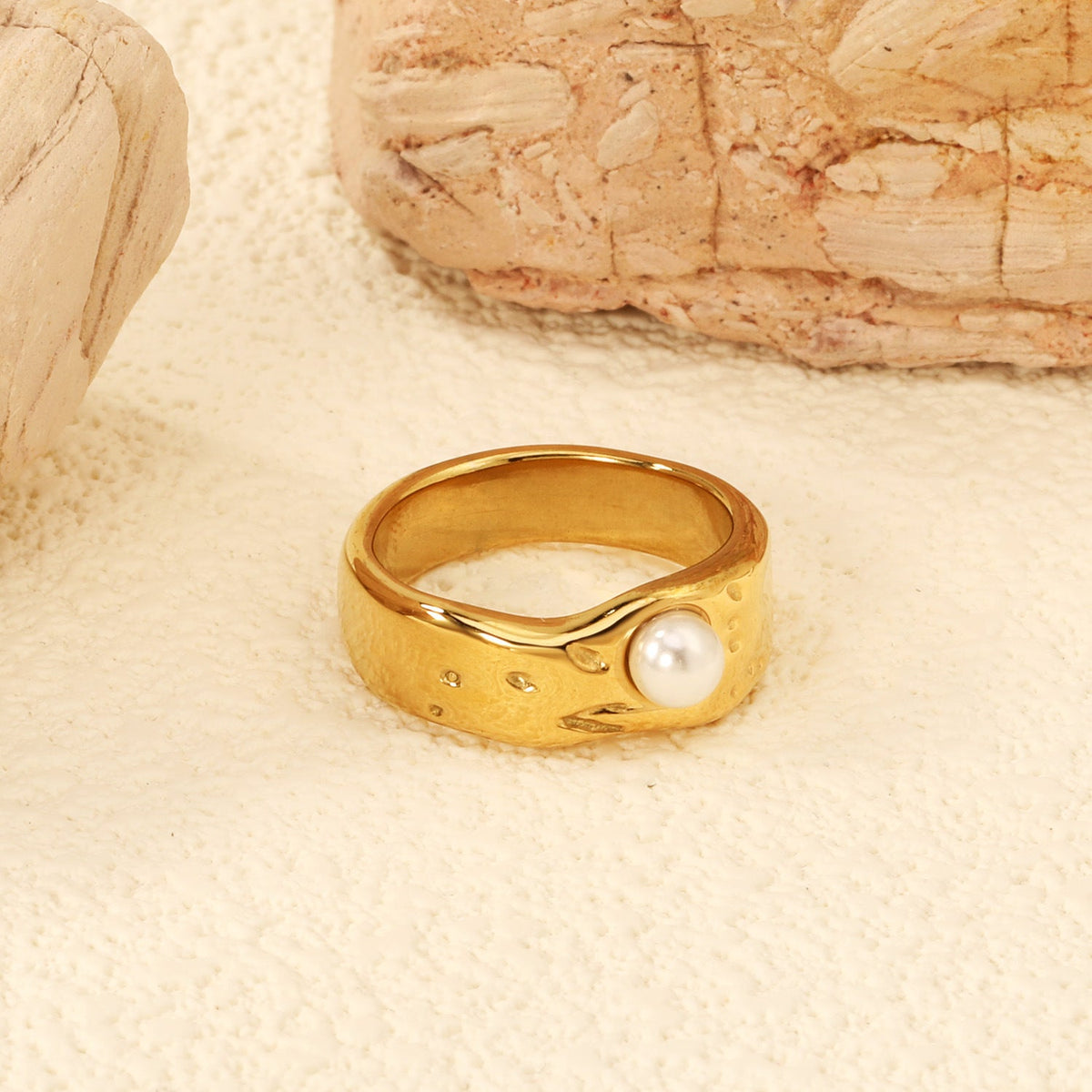 Bague pour femme avec perle et design unique