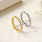 Bague pour femme avec zircones et finition dorée