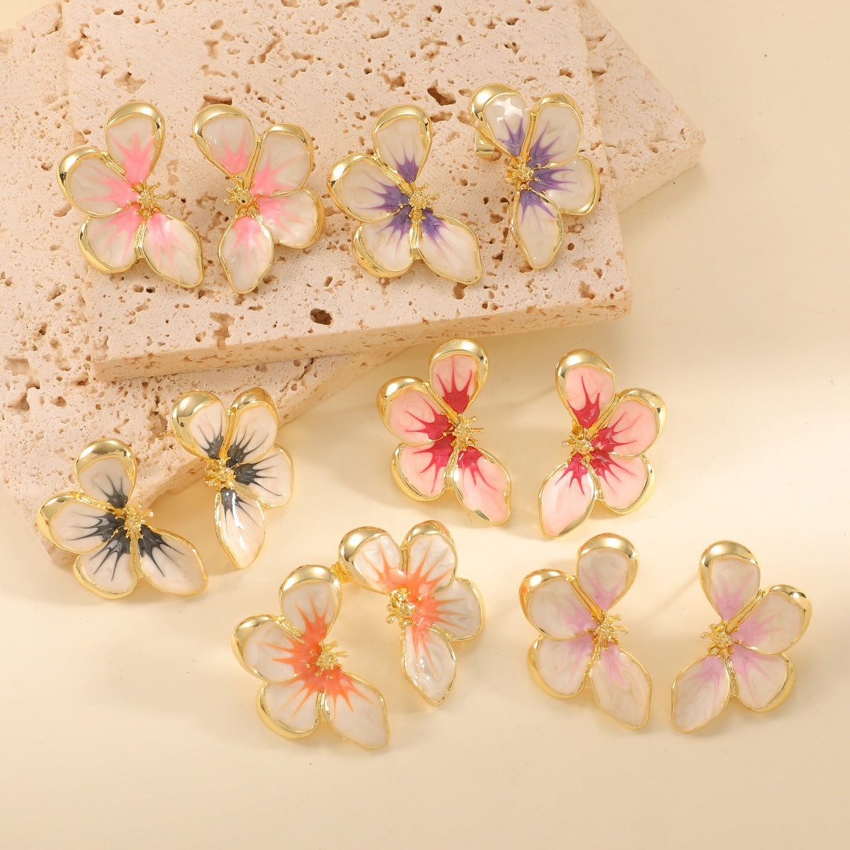 Ohrclips für Damen mit floralem Design