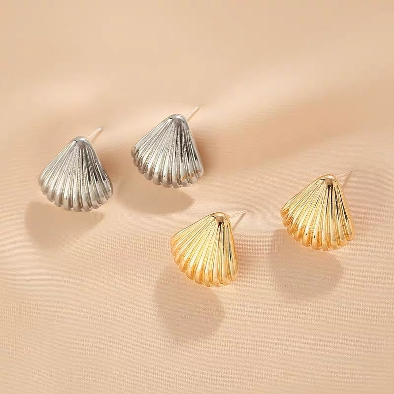 Boucles d'oreilles pendantes sculpturales inspirées des coquillages pour femme
