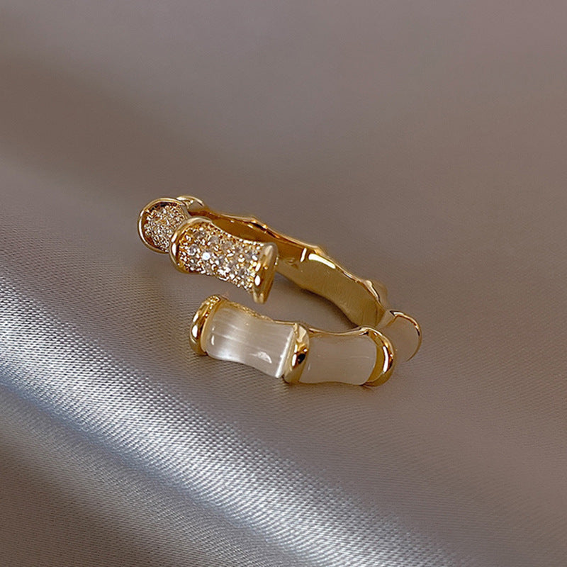 Bague pour femme en acier inoxydable scintillant avec oxydes de zirconium