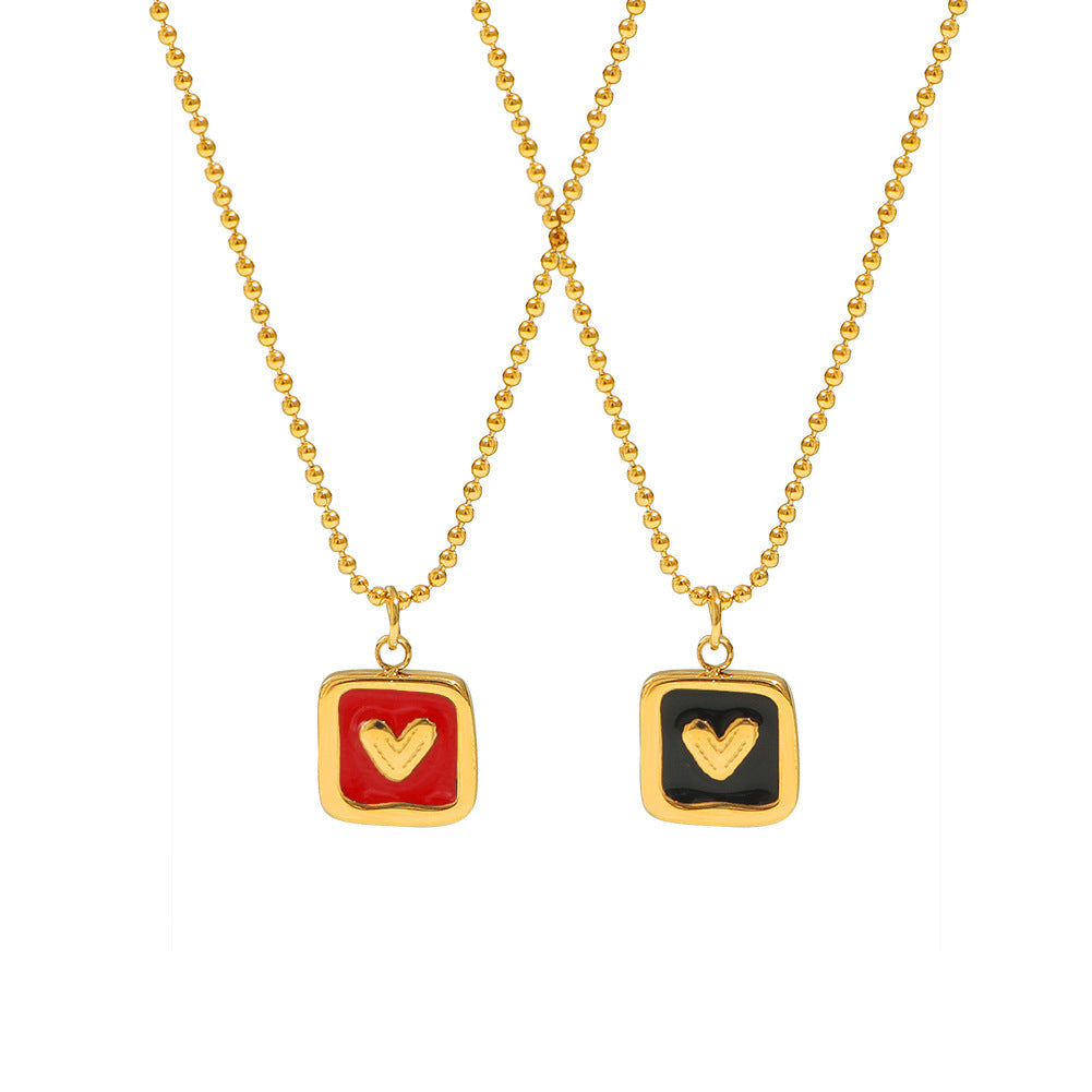Collier pendentif carré pour femme avec motif cœur