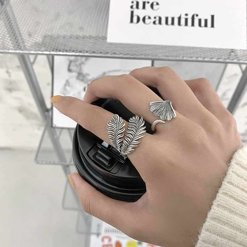 Bague pour femme au design feuille élégant