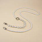 Collier élégant perles et chaîne
