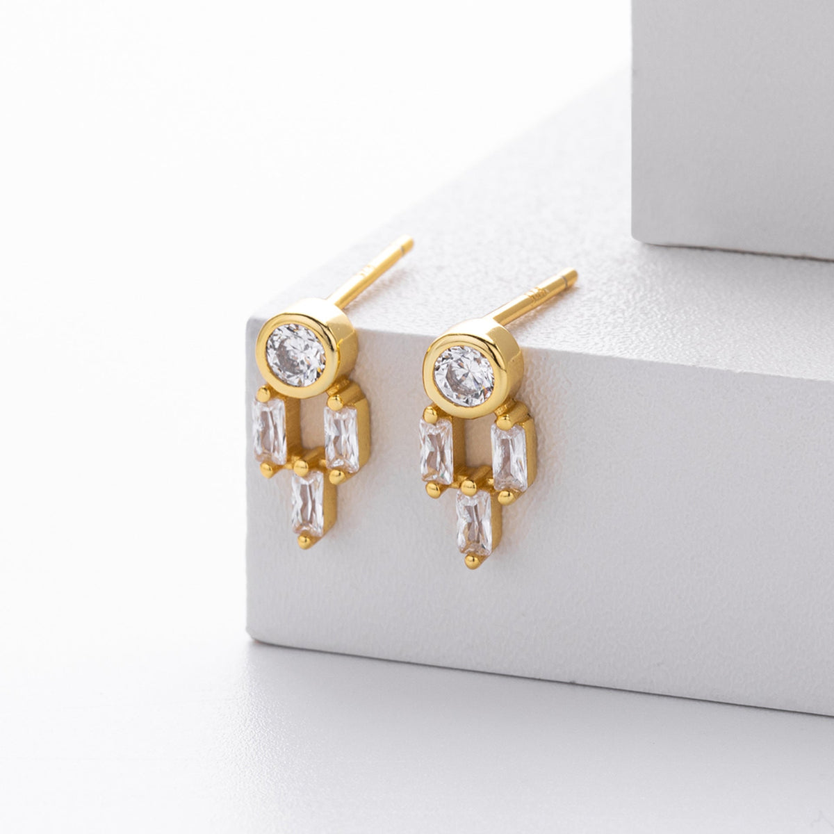 Boucles d'oreilles puces en zircon brillant pour femme