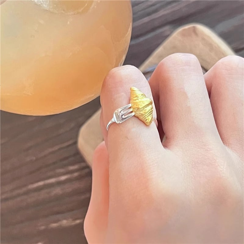 Bague pour femme design croissant en argent