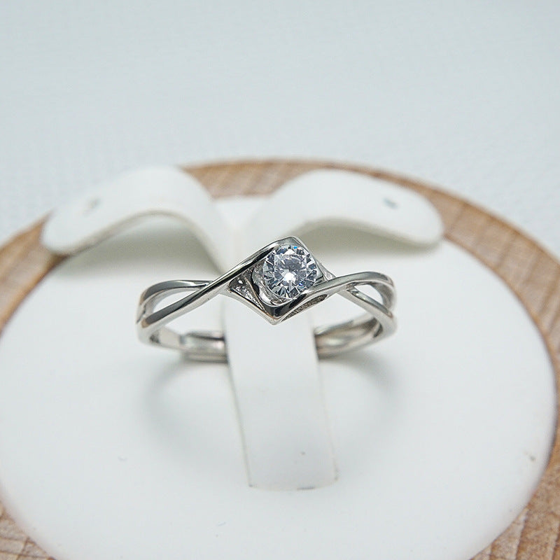 Bague élégante pour femme avec pierre scintillante