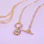 Collier tendance pour femme avec pendentifs colorés