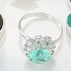 Bague élégante avec pierre précieuse étincelante