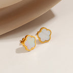 Boucles d'oreilles pour femme inspirées des fleurs en nacre