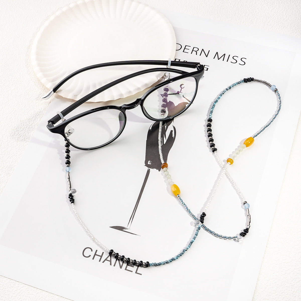 Chaîne de lunettes en perles artisanale