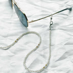Collier de perles tendance avec accents dorés