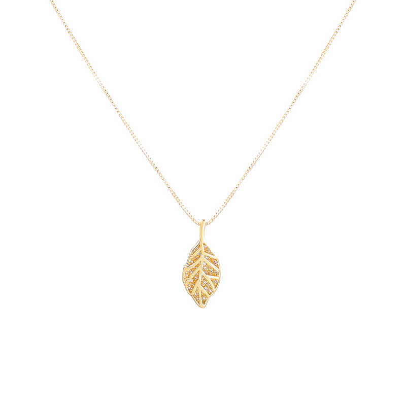 Collier pour femme avec pendentif feuille brillante